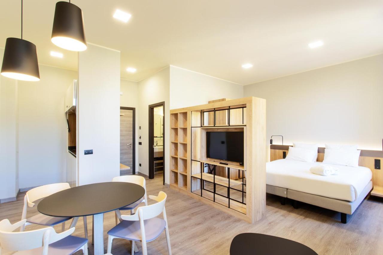 Palazzo Le Poste - Suite And Apartments ปาร์มา ภายนอก รูปภาพ