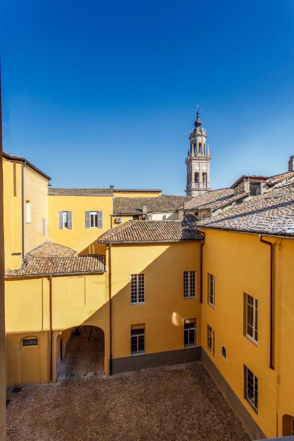 Palazzo Le Poste - Suite And Apartments ปาร์มา ภายนอก รูปภาพ